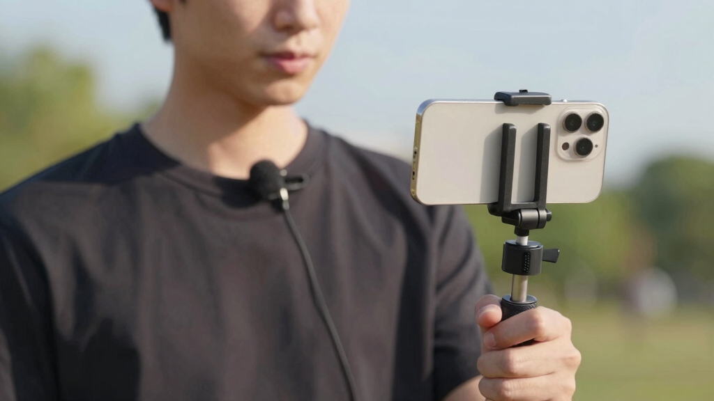 12 Best Creator Lavalier Microphones for Phone Video in 2026