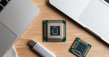 The Alpha 21264 CPU: NT's Greatest RISC (1998)